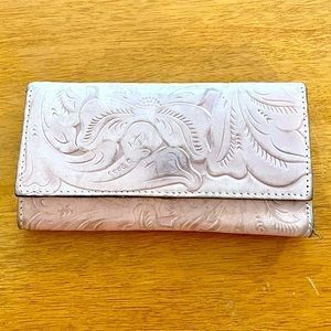 Patricia Nash Terresa Tooled Leather Wallet Folding in Pink